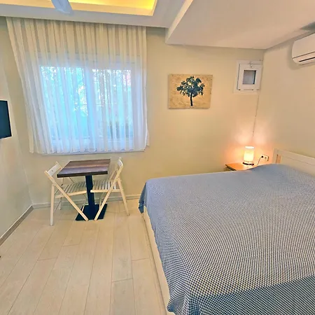 Hotel Midilli *